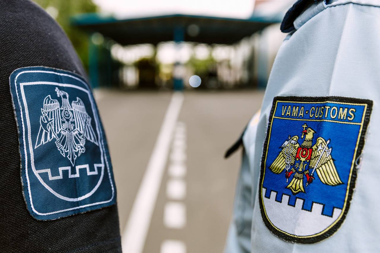 На границе начинается сезон очередей. Таможенная служба и Пограничная полиция переведены на усиленный режим работы
