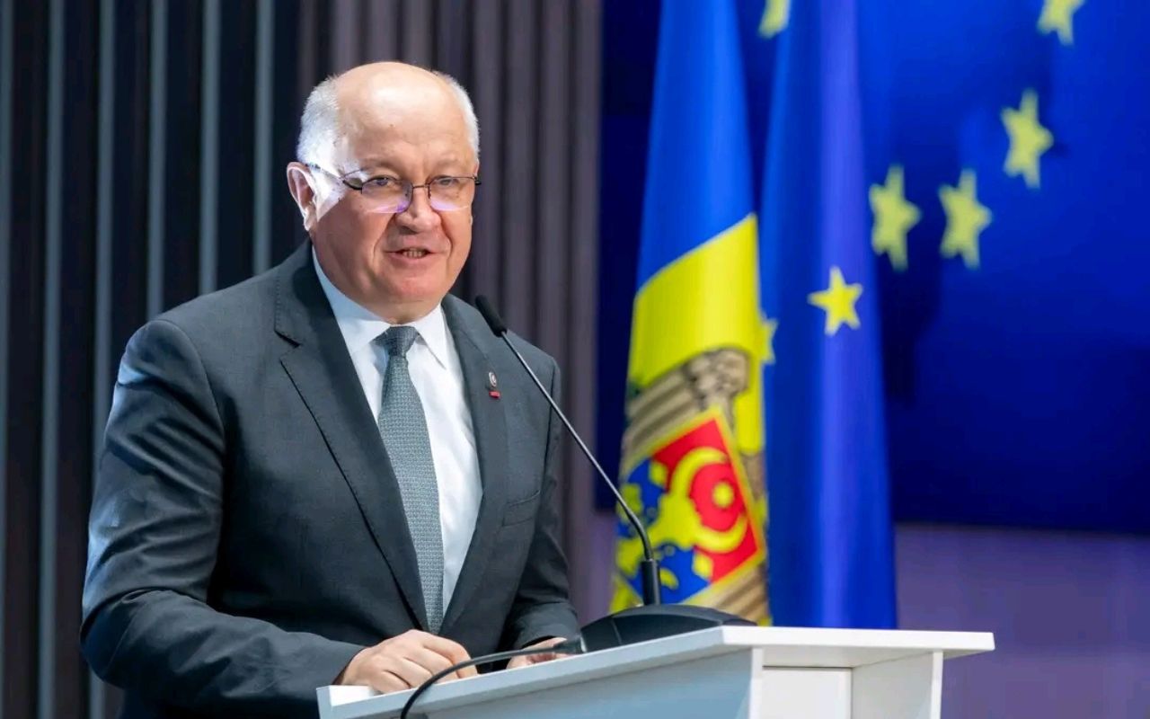 Премьер-министр Александр Мунтяну объявил об отставке