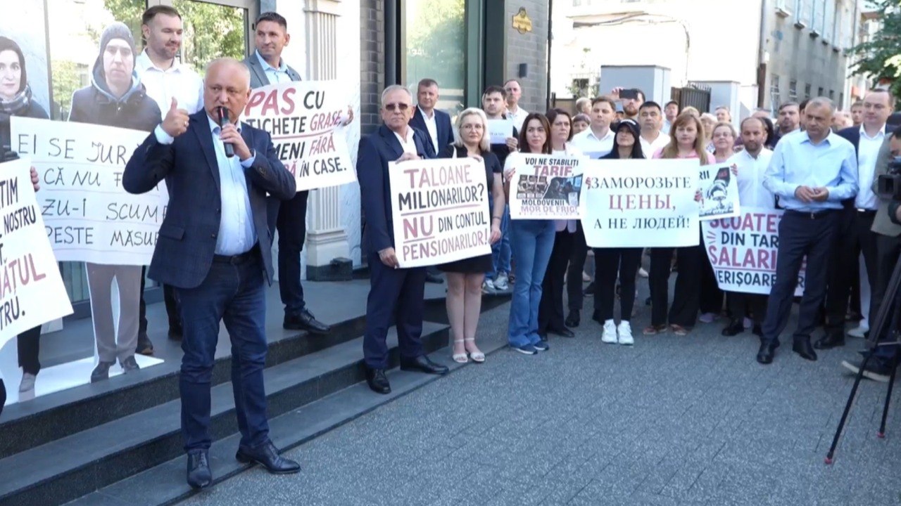 У здания НАРЭ прошел протест против возможного повышения тарифа на газ