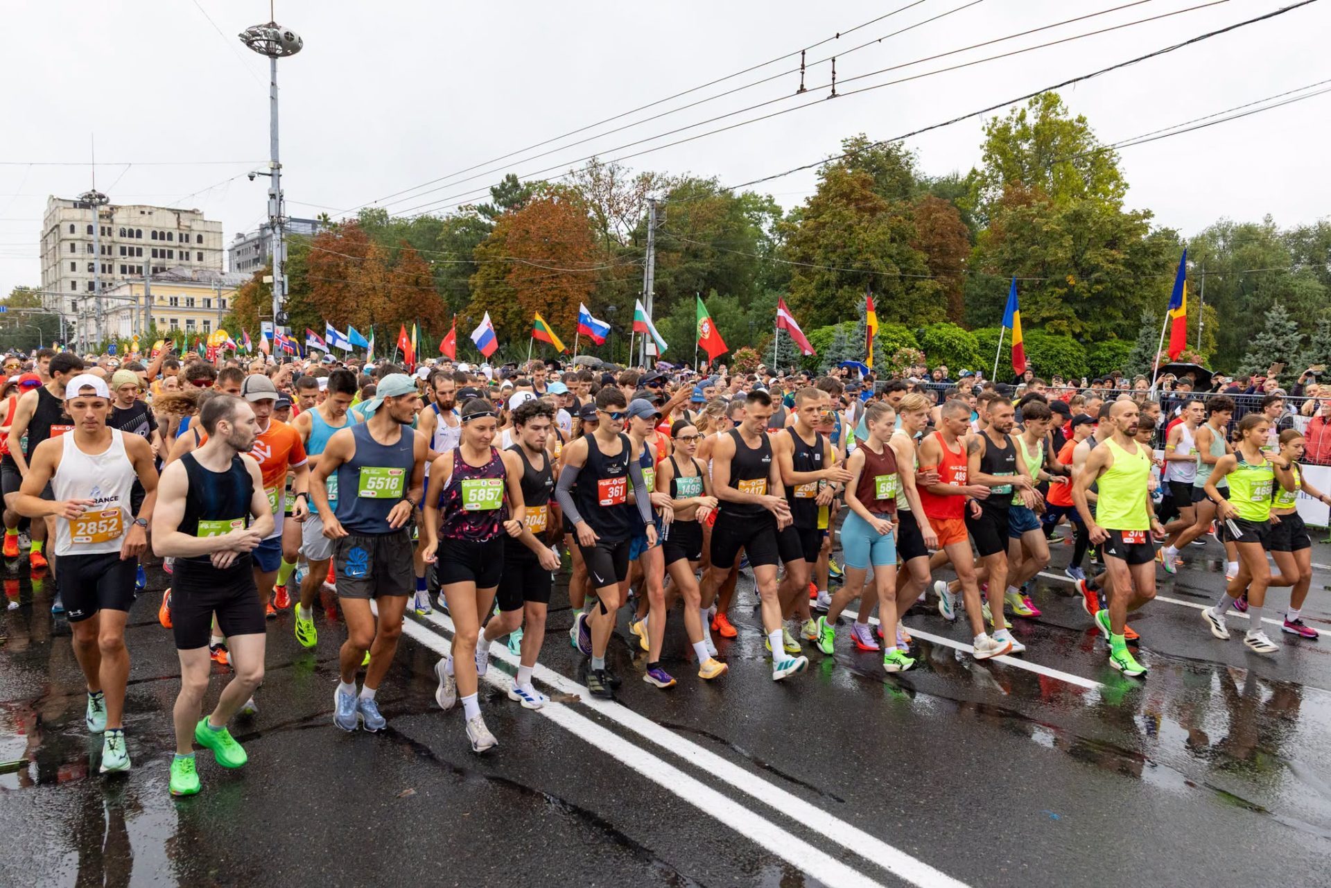 (ФОТО) Более 10 тыс. человек приняли участие в Chișinău Marathon 2026